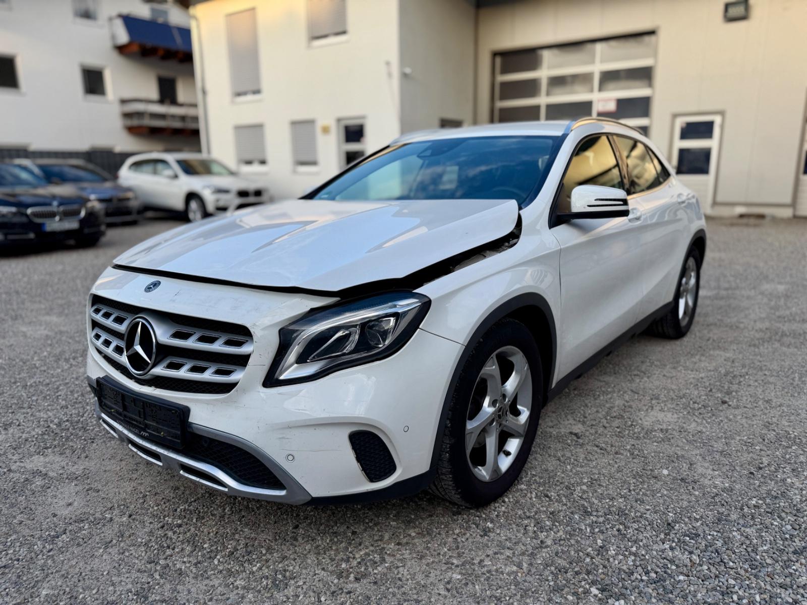 Mercedes-Benz GLA 180 Urban *LED*NAVI*PDC*SHZ*