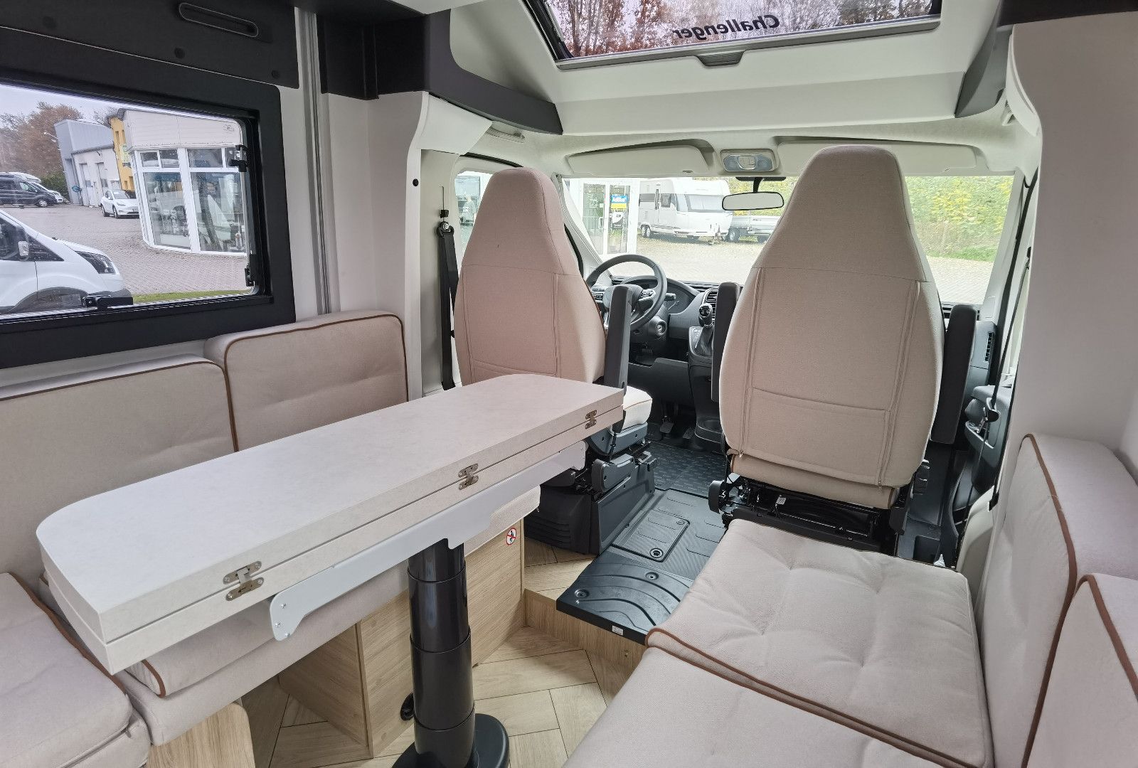 Fahrzeugabbildung Challenger X250