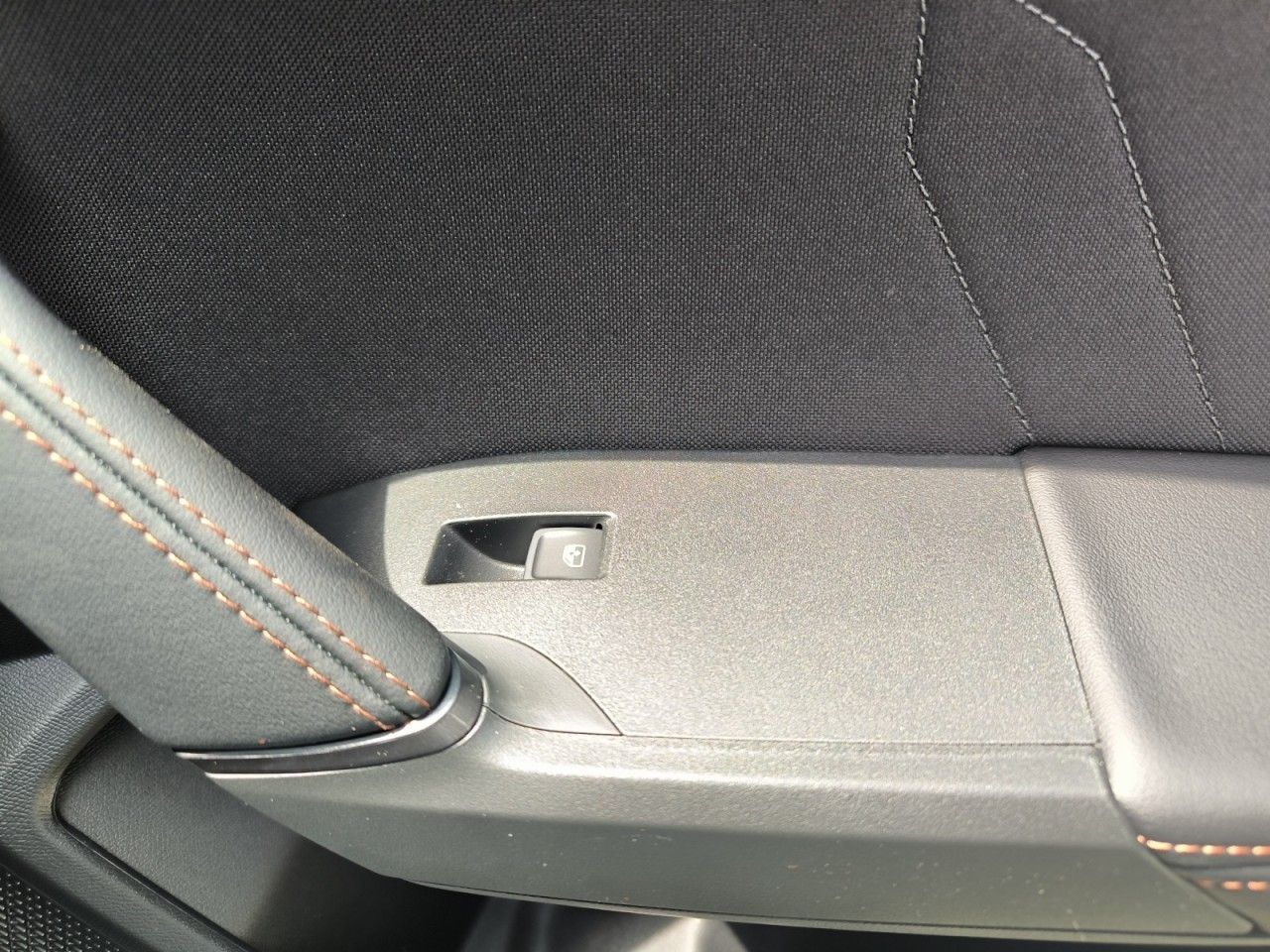 Fahrzeugabbildung CUPRA Formentor 1.5 e-TSI DSG Anhängerkupplung