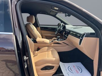 Porsche Cayenne - 11