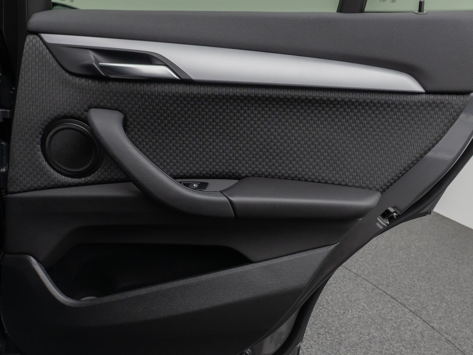 Fahrzeugabbildung BMW X1 xD25e DAB PDC Navi Lordos Geschwindigkeitsre