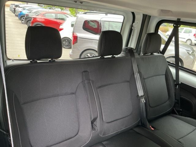 Fahrzeugabbildung Nissan Primastar Kombi9 L1H1 2,8t dci170 AT TEKNA 1ST H