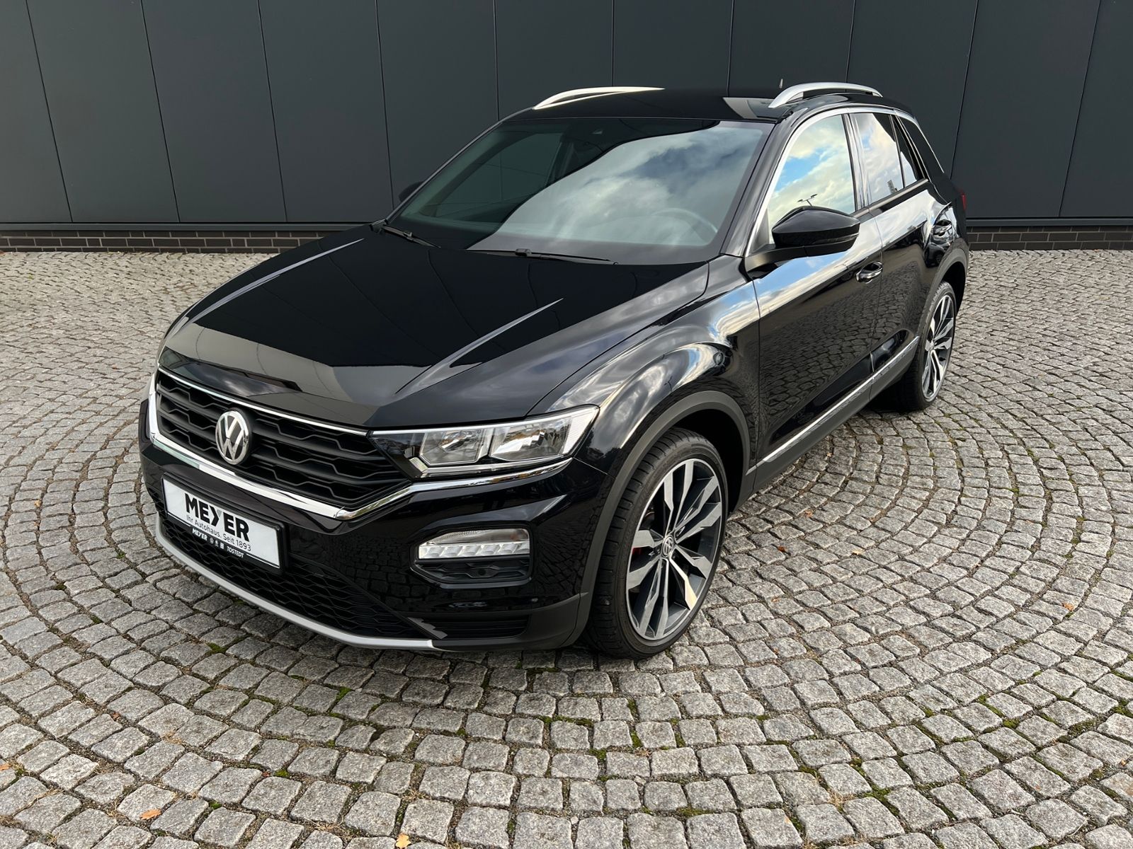 Fahrzeugabbildung Volkswagen T-Roc Sport 2.0 TSI DSG 4MOTION *Standhzg.,Activ