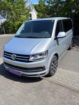 Volkswagen T6 Multivan - silberne Volkswagen T6 Multivan