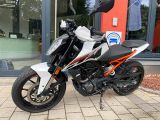 KTM Duke 125 mit Tieferlegung - MOTORRAD TIEFERLEGUNG