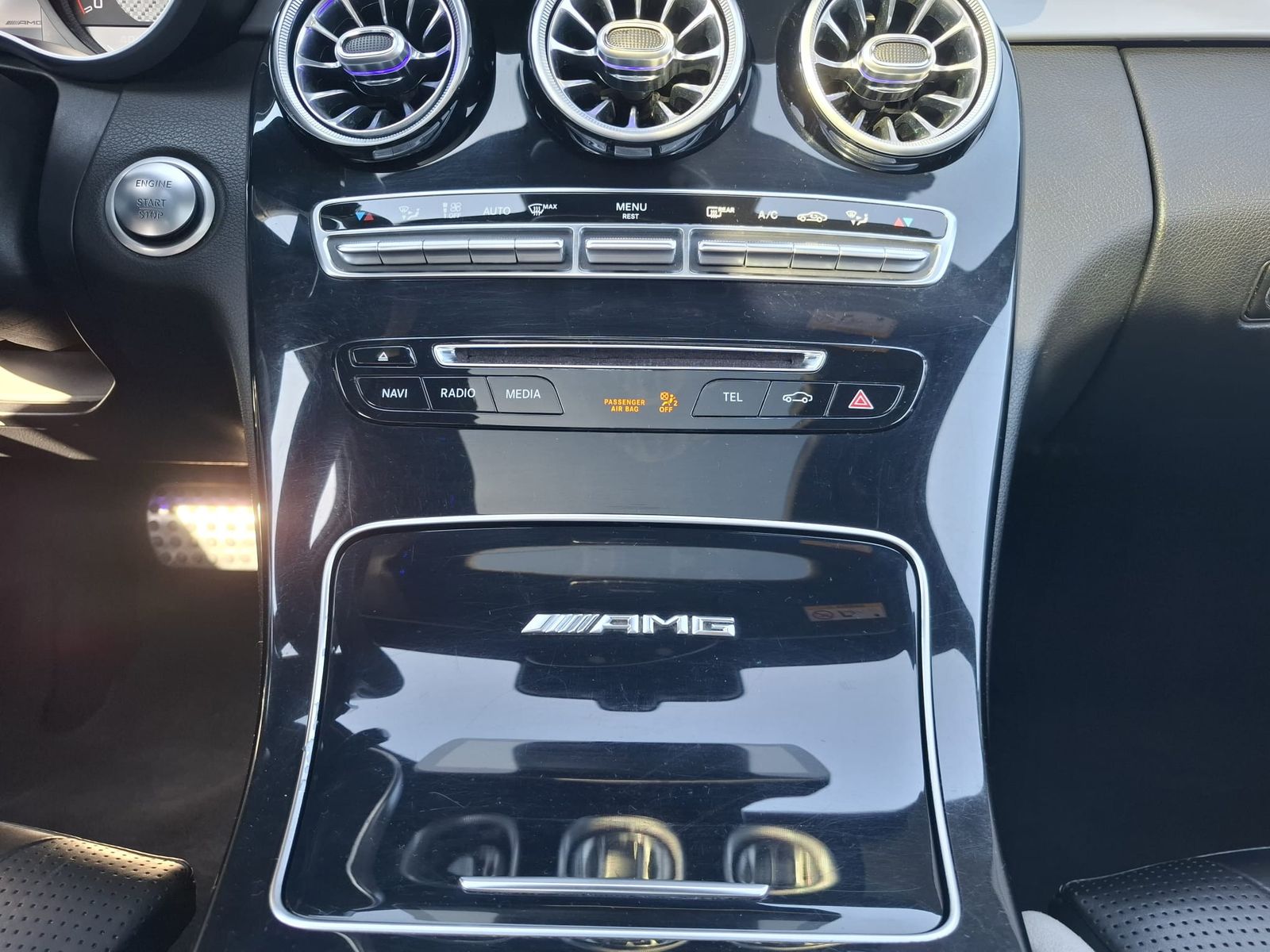 Fahrzeugabbildung Mercedes-Benz c63s AMG PANO*LEDER*BURMESTER*MULTIBEAM*DISTR.