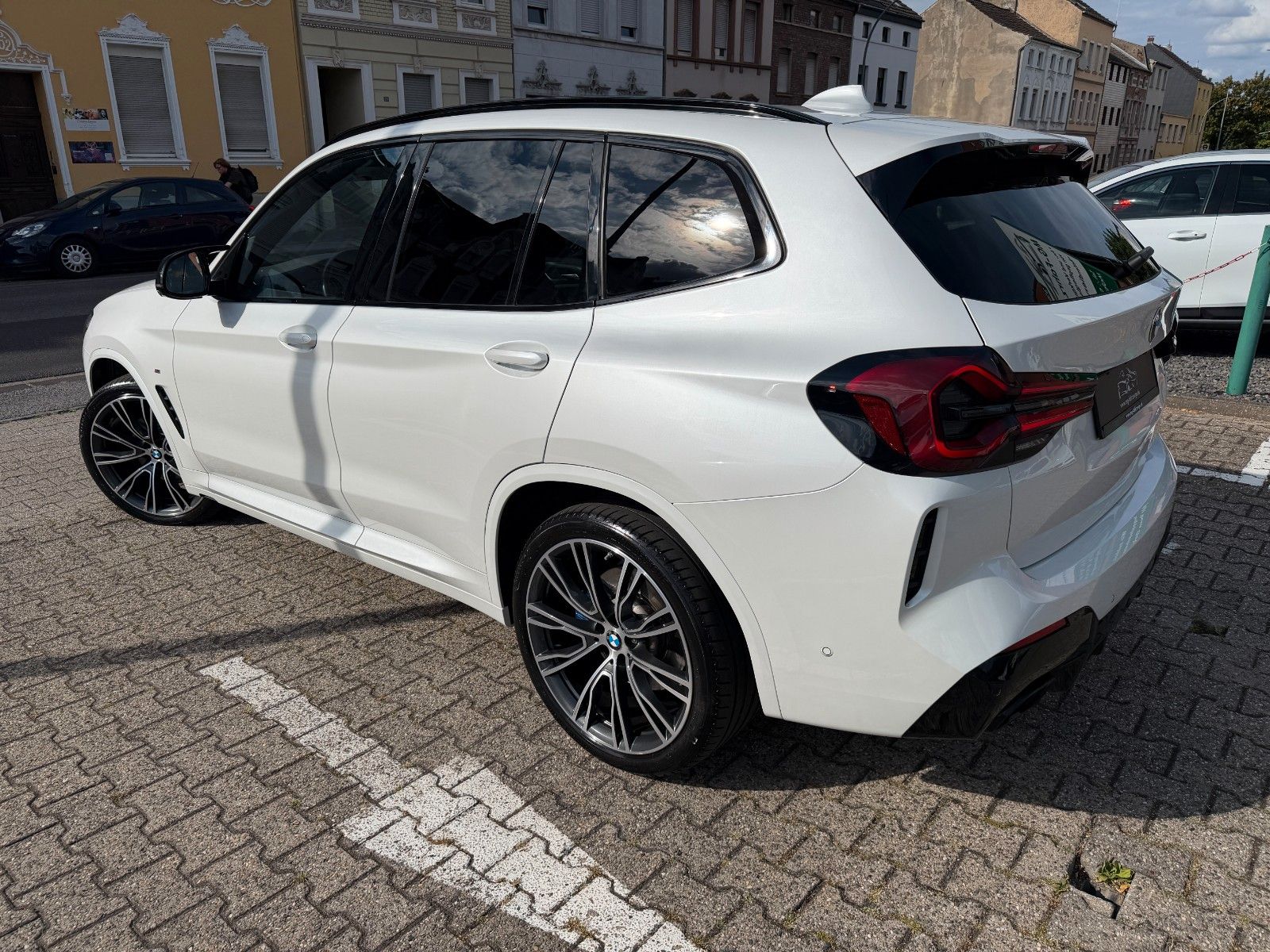 Fahrzeugabbildung BMW X3 M40 LASER AHK PANO LEDER 360 GRAD KAMERA