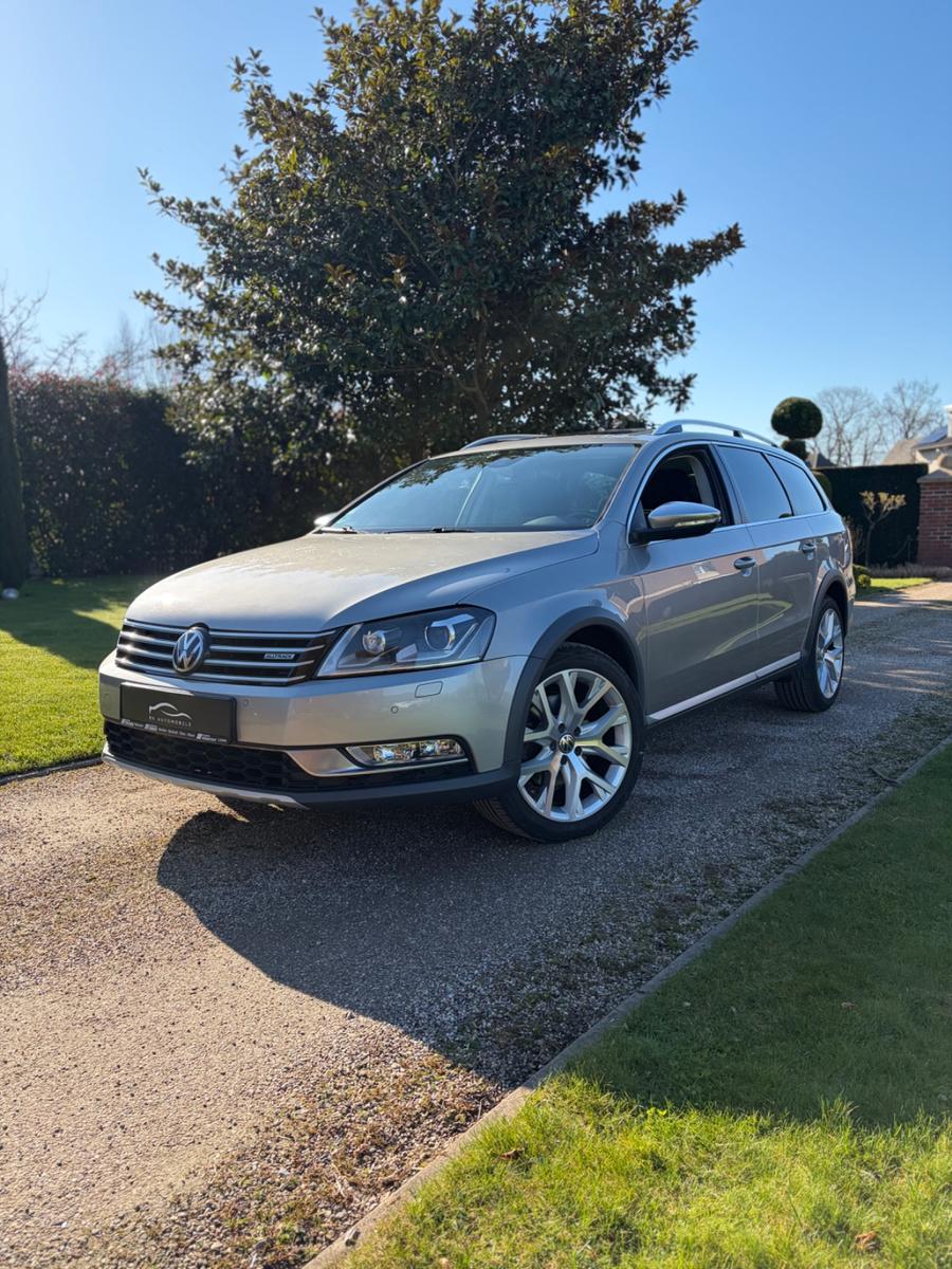 Volkswagen Passat Alltrack Variant AHK Schwenk Panno Bi Xen
