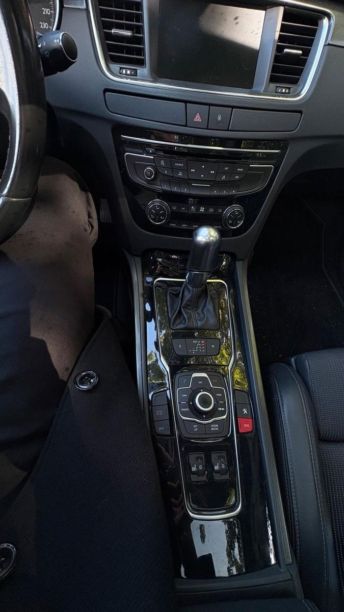 Peugeot 508 2011 — photo 8