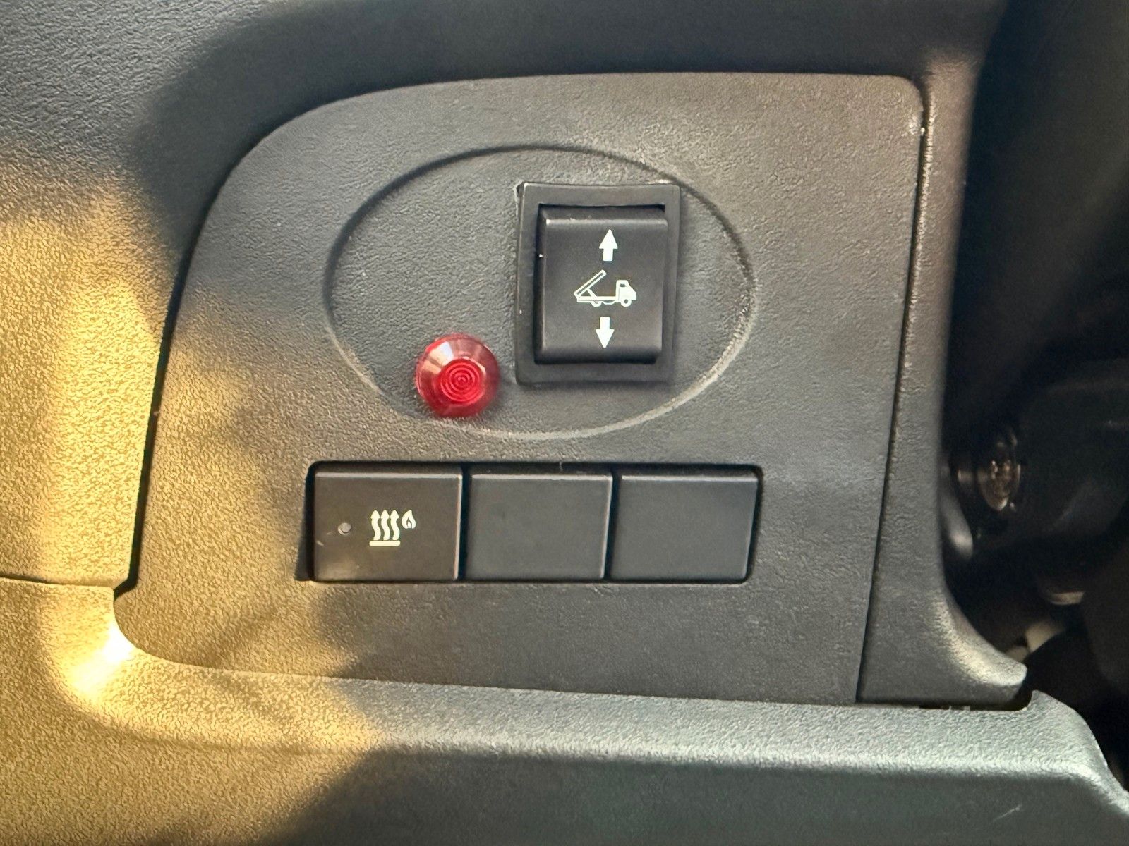 Fahrzeugabbildung Iveco Daily 60C18 H 3-S.-Kipper *R3.450mm*2xAHK*