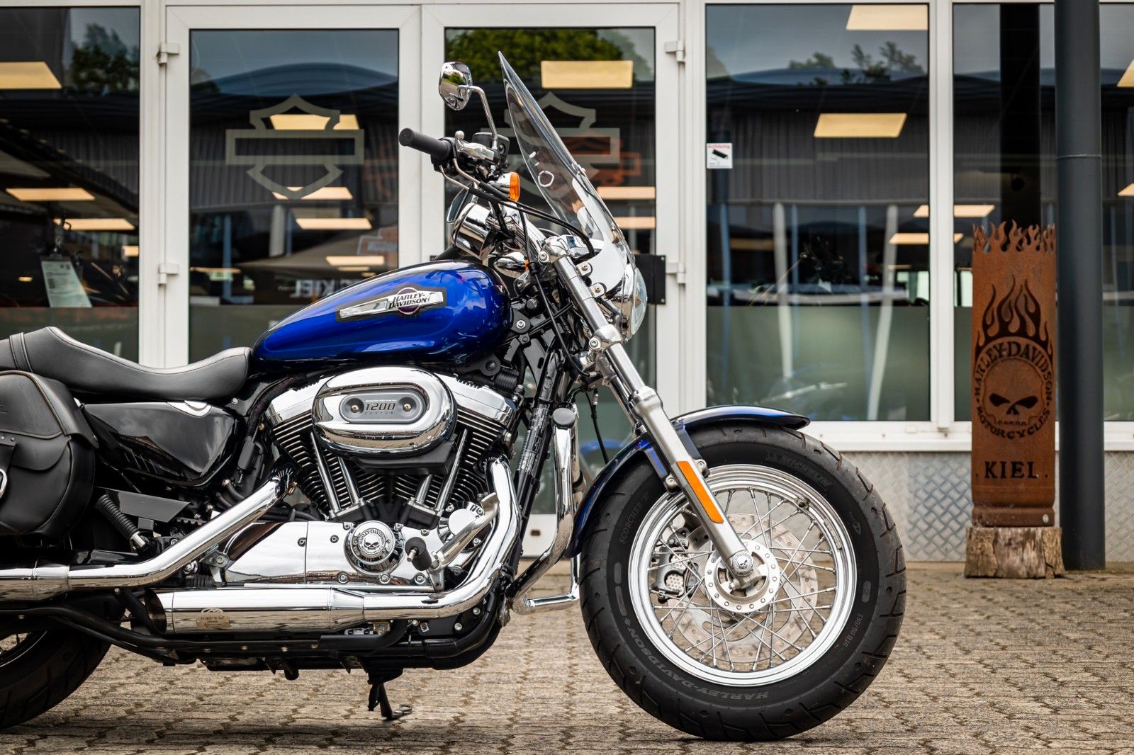 Fahrzeugabbildung Harley-Davidson Sportster XL1200C Custom - JEKILL&HYDE -