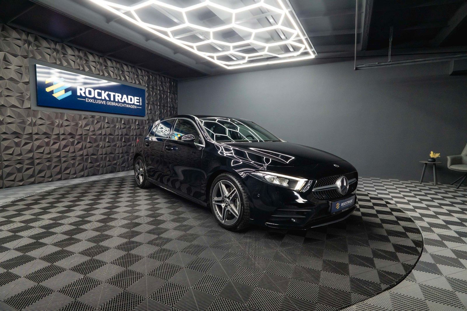 Fahrzeugabbildung Mercedes-Benz A 200 AMG Line *LED*Virtual Cockpit*CarPlay*