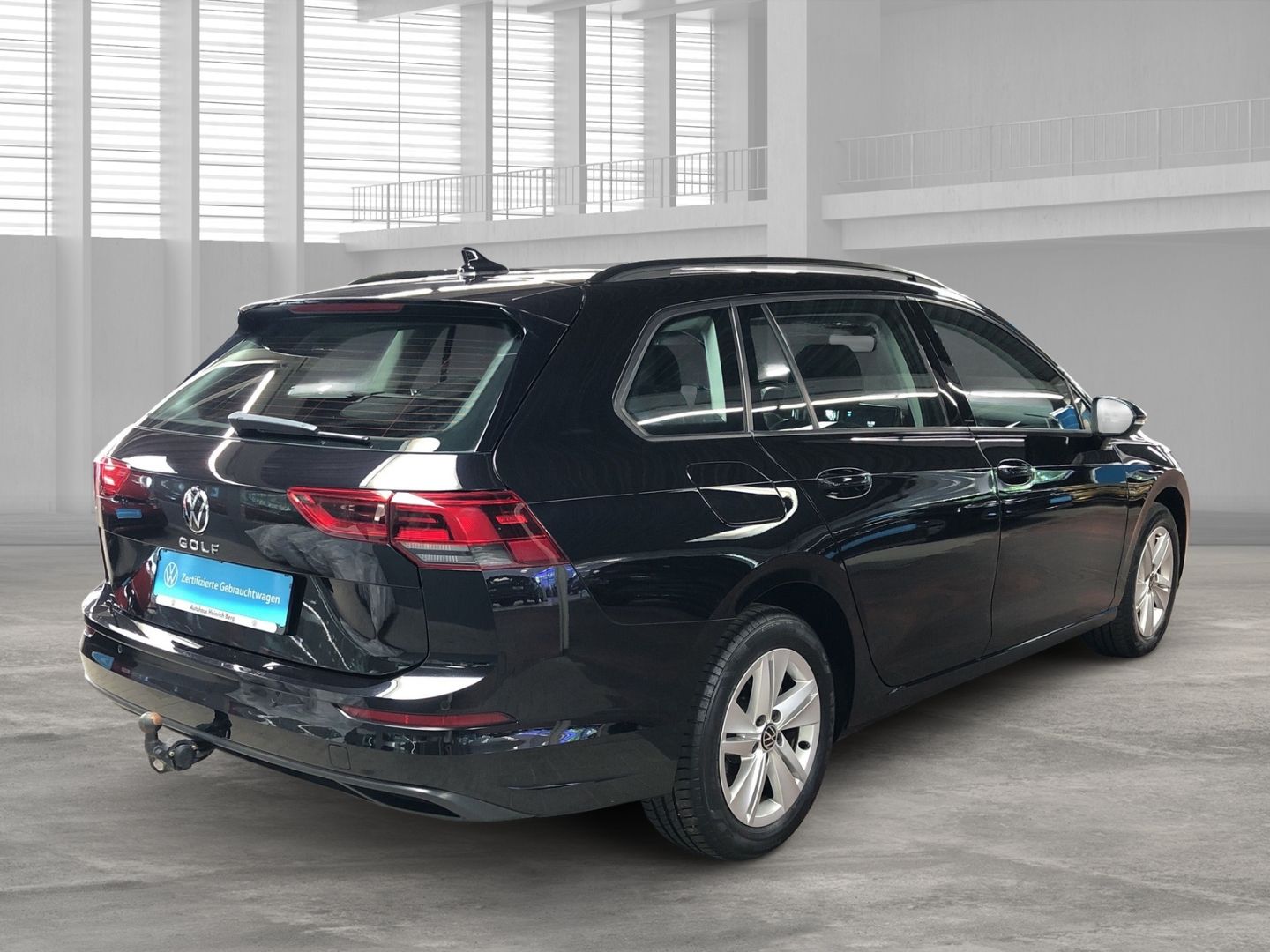 Fahrzeugabbildung Volkswagen Golf Variant Life 2.0 TDI AHK-klappbar Navi Digi