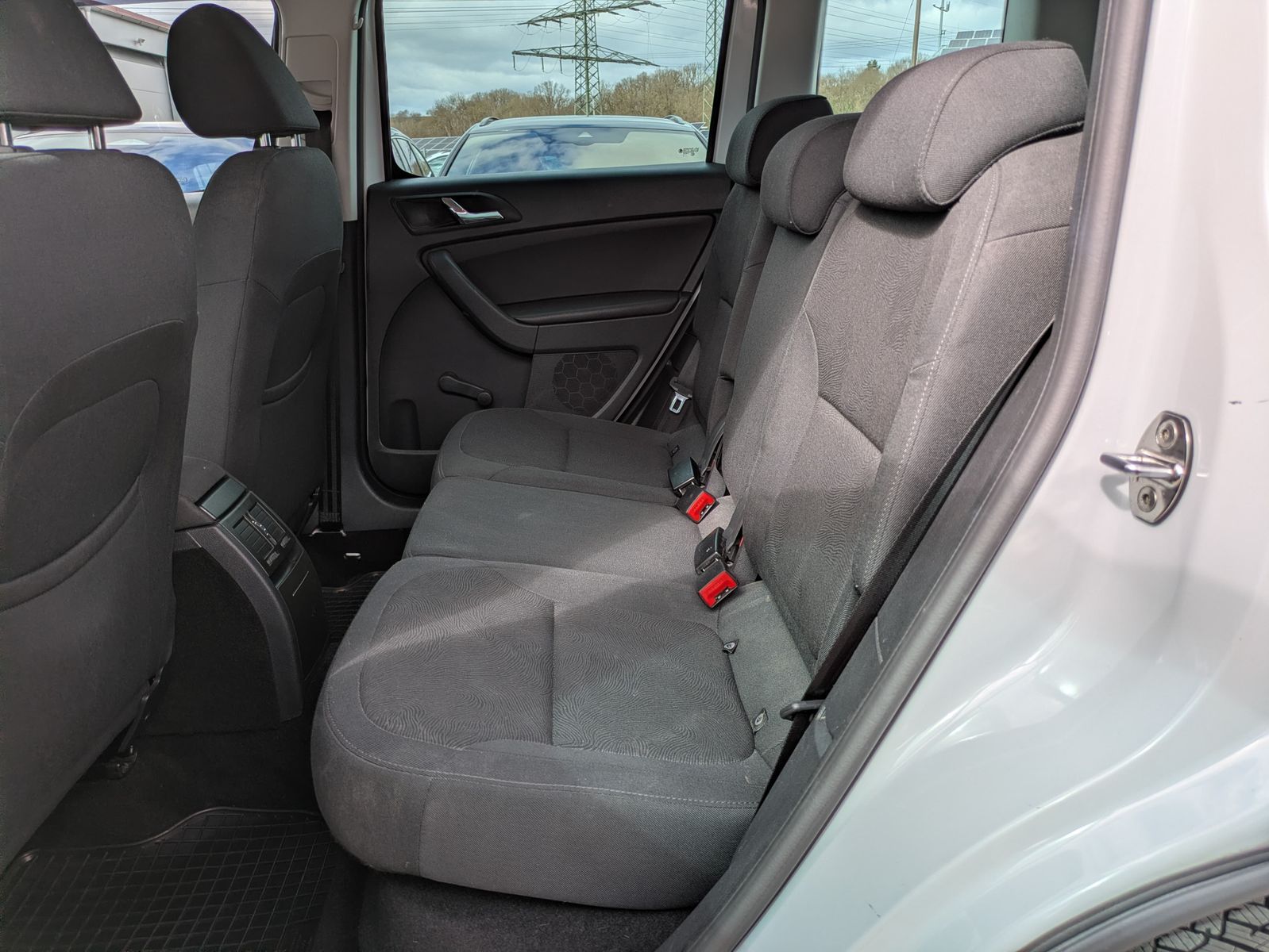 Fahrzeugabbildung SKODA Yeti 2.0 TDI Ambition 4x4 AHK*TEMP*PDC*SHZ