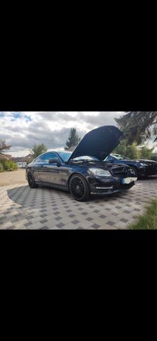 Mercedes-Benz C  220 Coupe in schwarz 