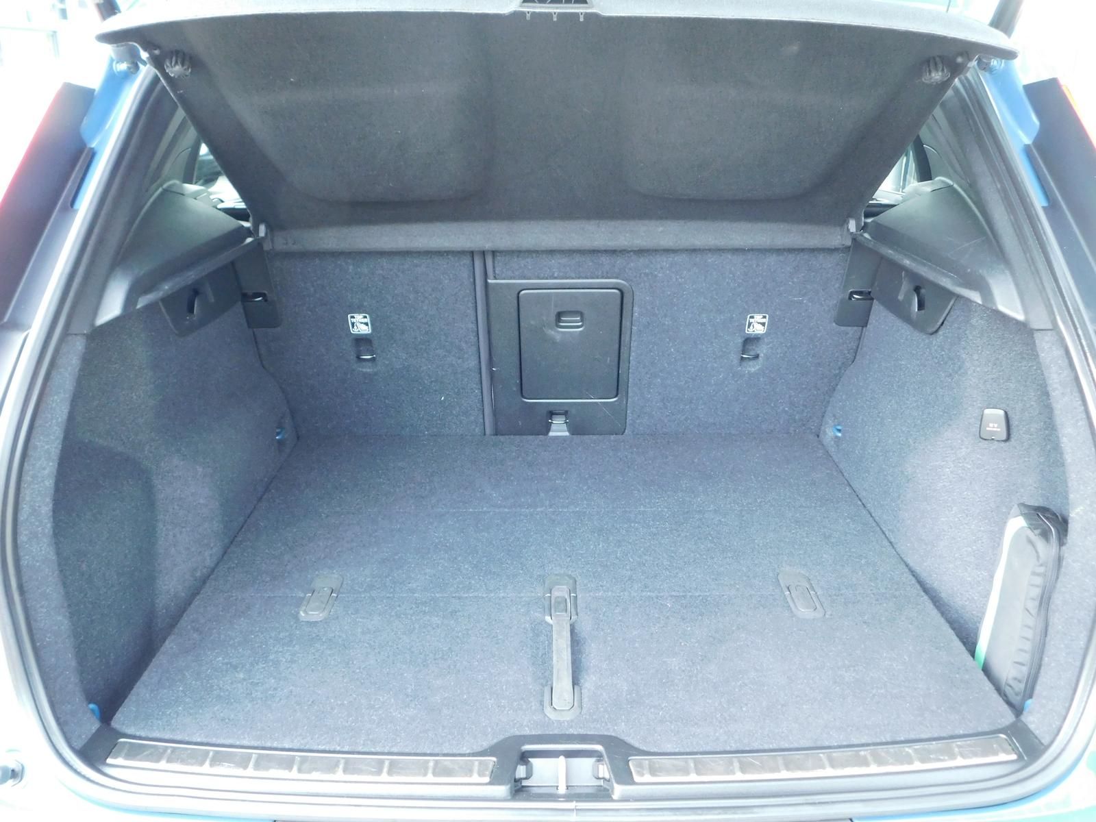 Fahrzeugabbildung Volvo XC40 B4 Ultimate Bright