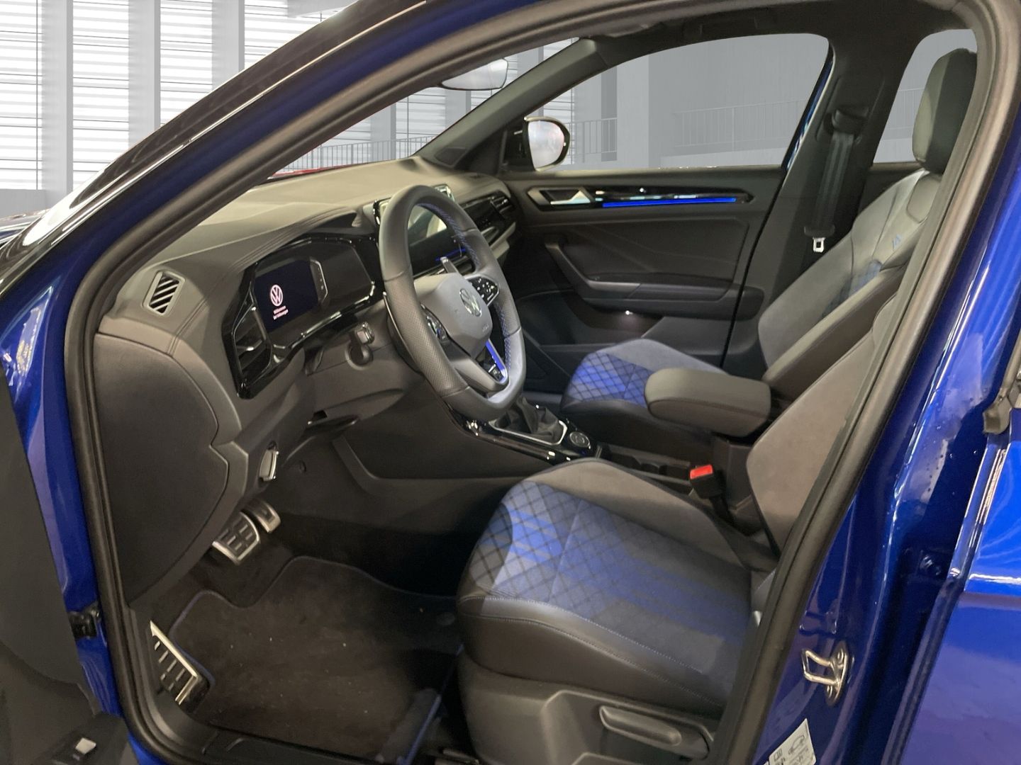 Fahrzeugabbildung Volkswagen T-Roc R 2.0 TSI 4Motion AHK Panodach Navi LED Bl