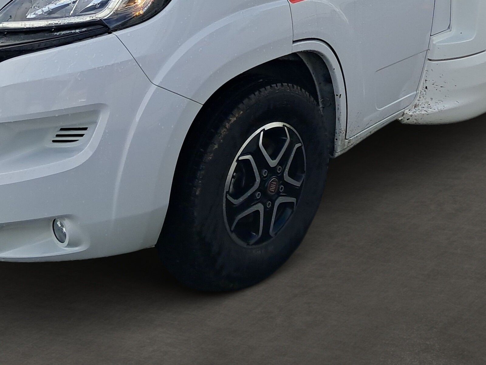 Fahrzeugabbildung Forster T FT745EB TV/Sat/Navi/Markise/Solar/Fahrradträ.