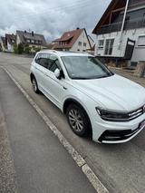 Volkswagen Tiguan 2.0 TDI SCR 176kW DSG 4MOTION Highlin... - VW Tiguan Gebrauchtwagen in Stuttgart