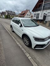 Volkswagen Tiguan 2.0 TDI SCR 176kW DSG 4MOTION Highlin... - VW Tiguan Gebrauchtwagen in Stuttgart