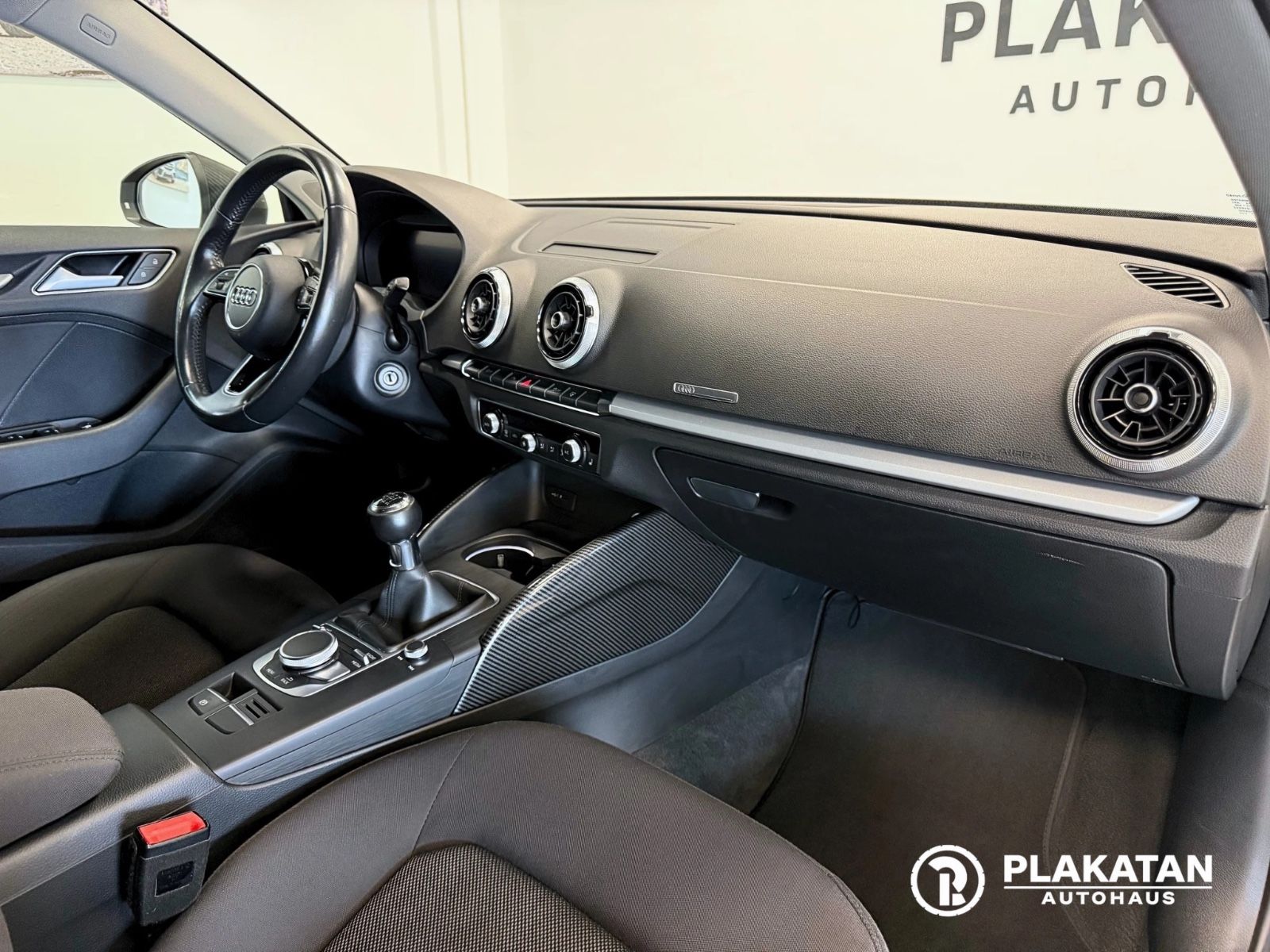 Fahrzeugabbildung Audi A3 Sportback Navi DigitalInstr LED
