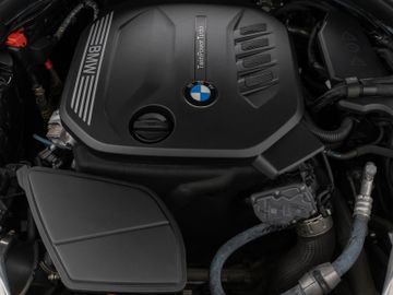 Fahrzeugabbildung BMW 520d xDr Tour HUD DAB Komfortzugang HI-FI
