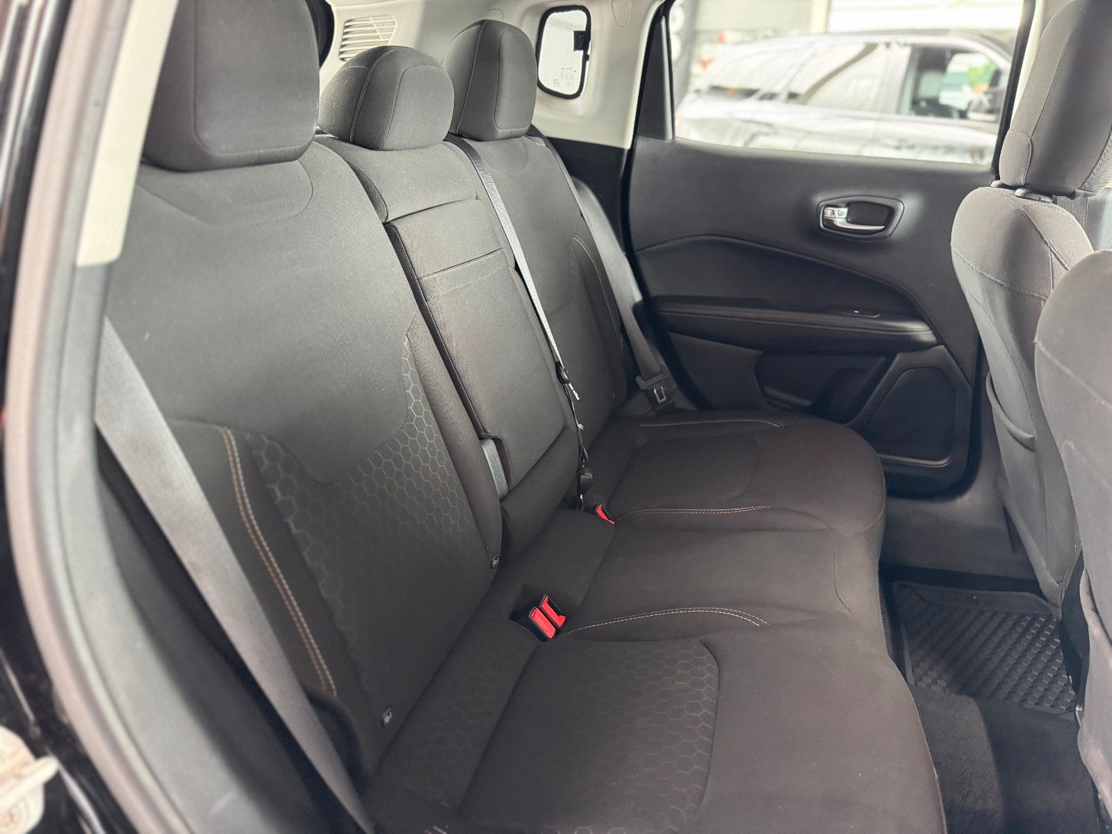 Fahrzeugabbildung Jeep Compass 1.4 T Longitude FWD  " Winterpaket "