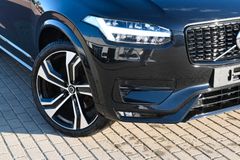 Fahrzeugabbildung Volvo XC90 Ultimate Dark B5 AWD *Massage*Pano*STHZ*AHK