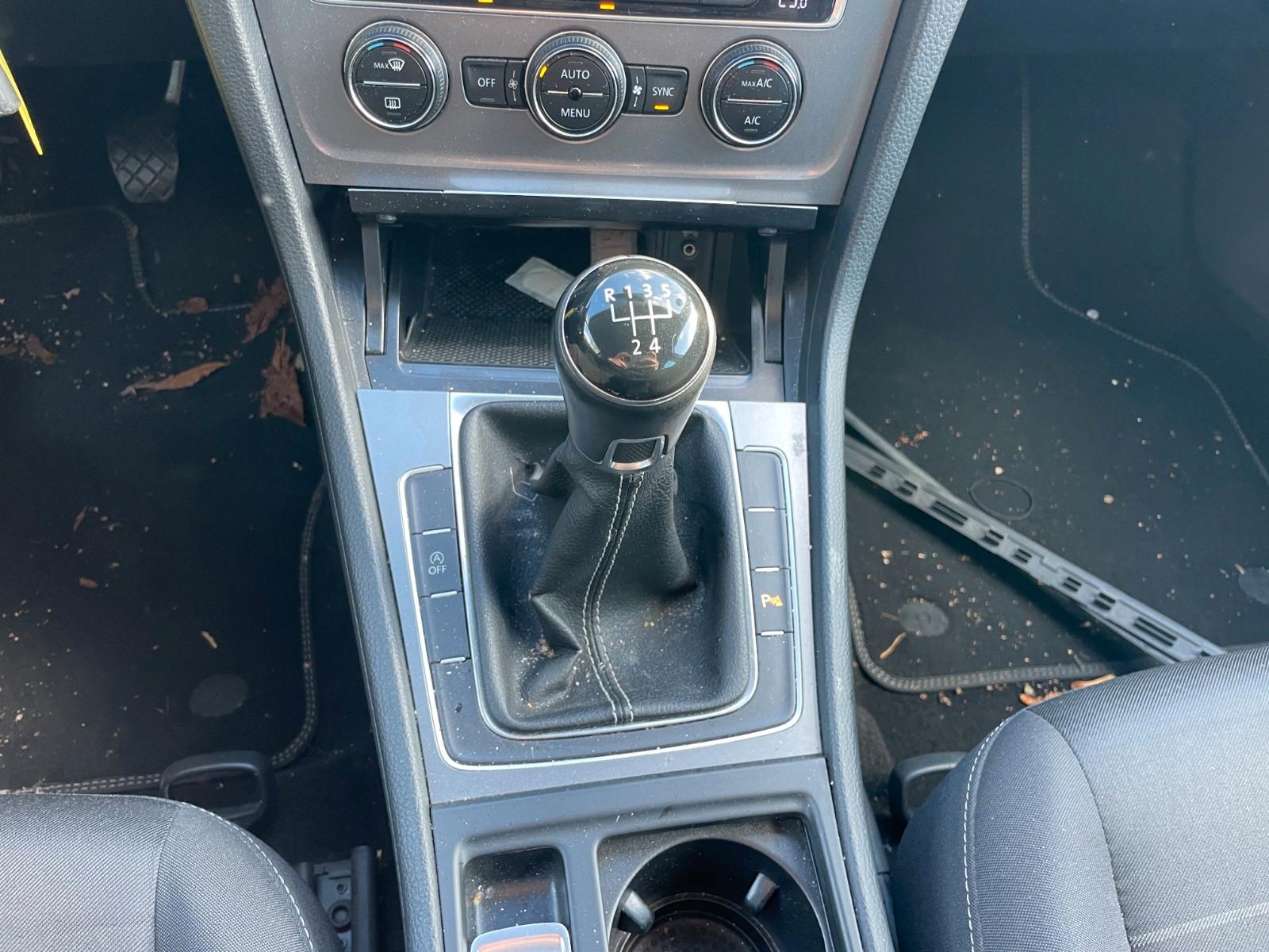Volkswagen Golf 2015 — photo 22