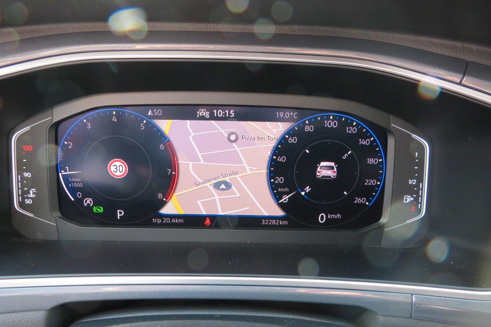 Fahrzeugabbildung Volkswagen T-Roc Style KAMERA ACC NAVI APP SITZH DIGI-COPI