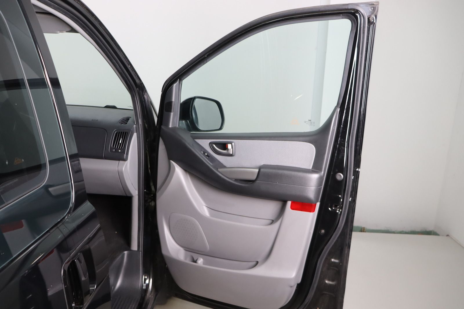 Fahrzeugabbildung Hyundai H1 Travel Trend * Navi * DAB * 8-Sitzer