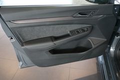 VW Golf 1.5 eTSI R-Line Black Style | Pano | HuD VW Golf 1.5 eTSI R-Line Black Style | Pano | HuD