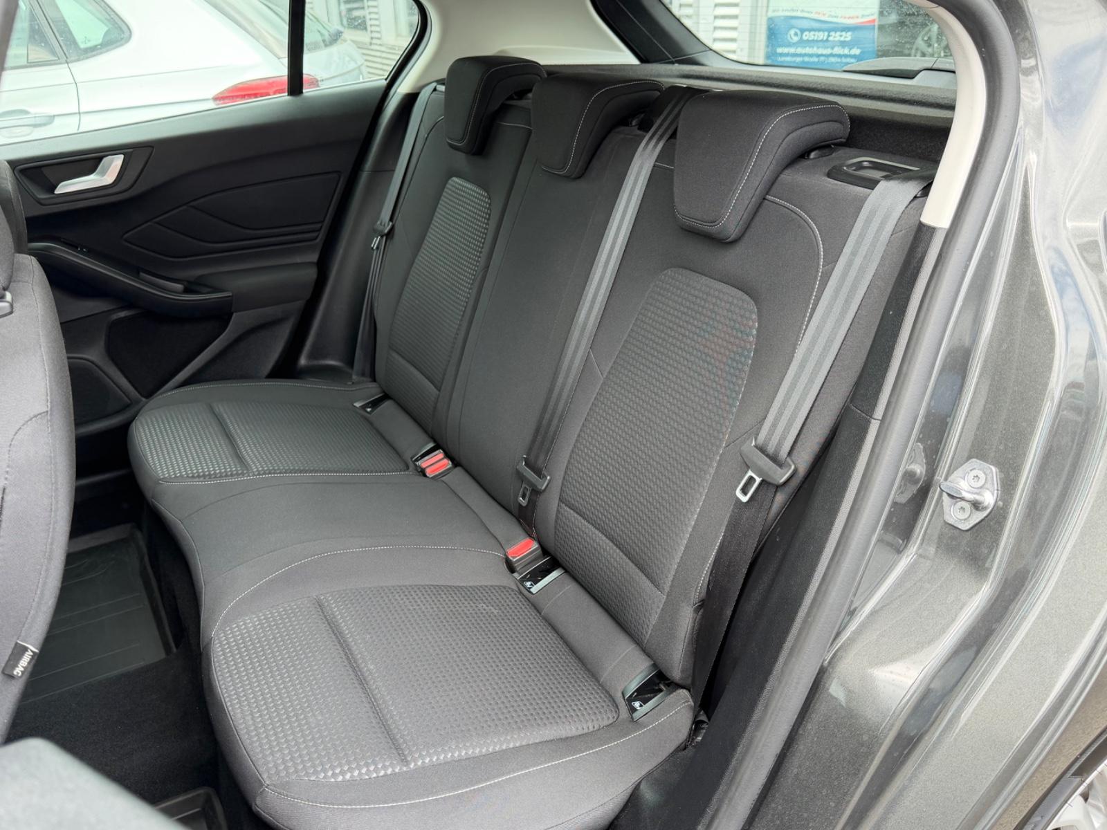 Ford Focus Lim. Cool & Connect/Navi/Keyless/Tempomat