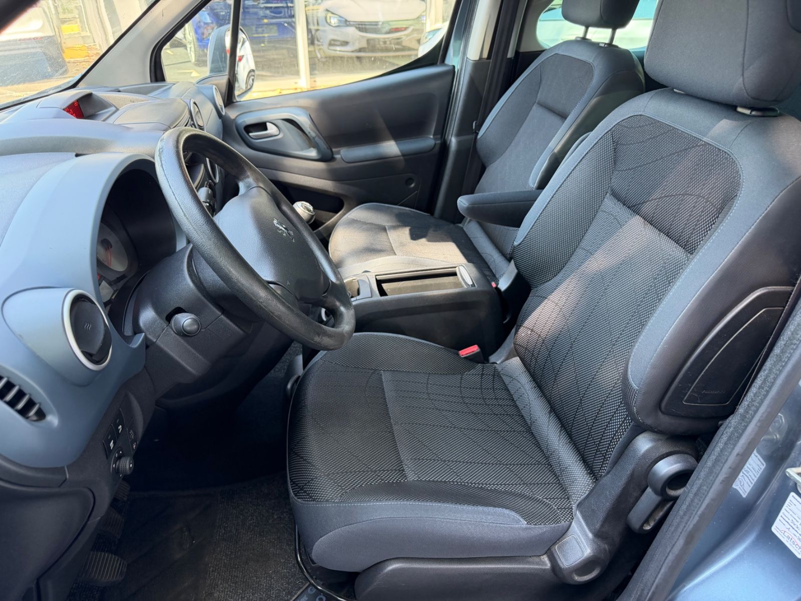 Fahrzeugabbildung Peugeot Partner Tepee Family