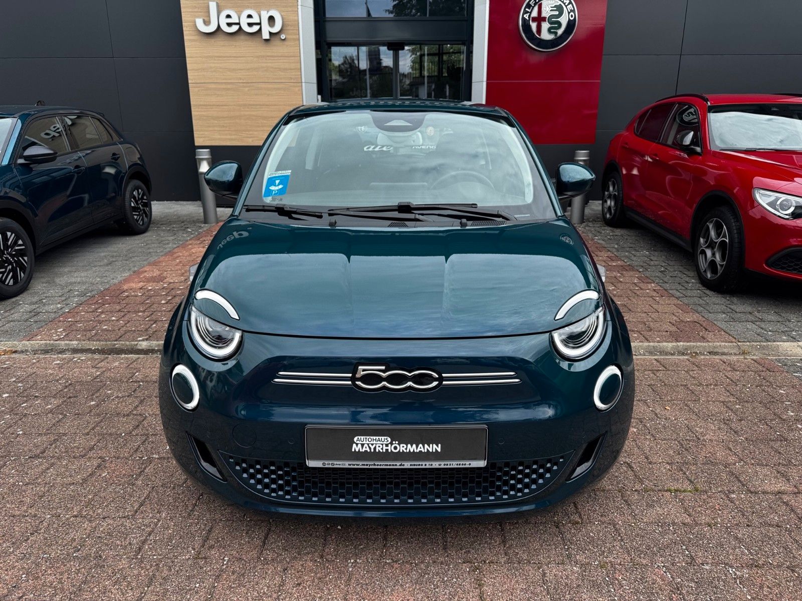 Fahrzeugabbildung Fiat 500e 3+1 Icon NAVI TOTWINKEL LED KLIMAAUT.