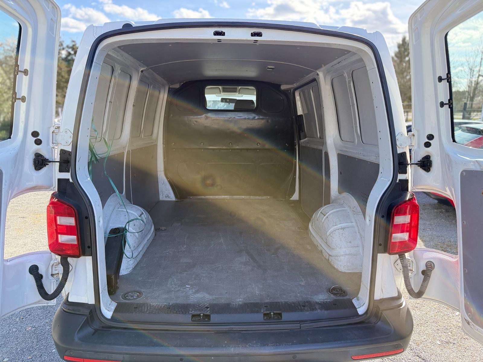 VOLKSWAGEN T6 TRANSPORTER 2.0 TDI 102CH - BVM - CT RECENT - 94.000 KMS