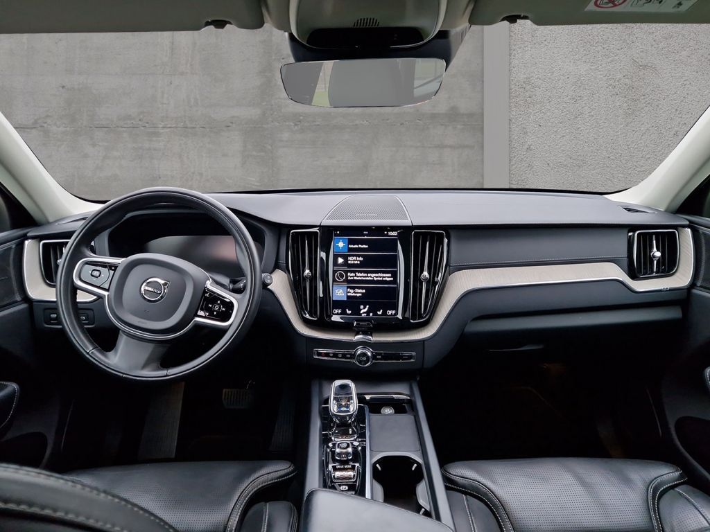 Fahrzeugabbildung Volvo XC60 B4 D AWD GEATRONIC INSCRIPTION