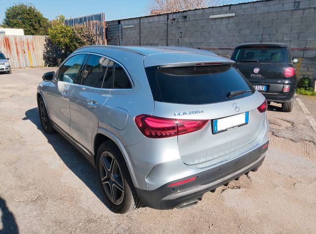 Mercedes-Benz GLA 200 d 4MATIC DCT