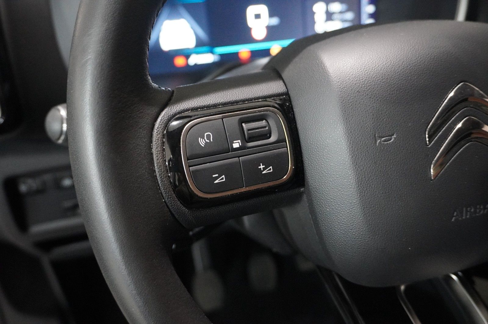 Fahrzeugabbildung Citroën C5 Aircross 1.2T FEEL PACK NAVI/LED/KAMERA/VIRT.
