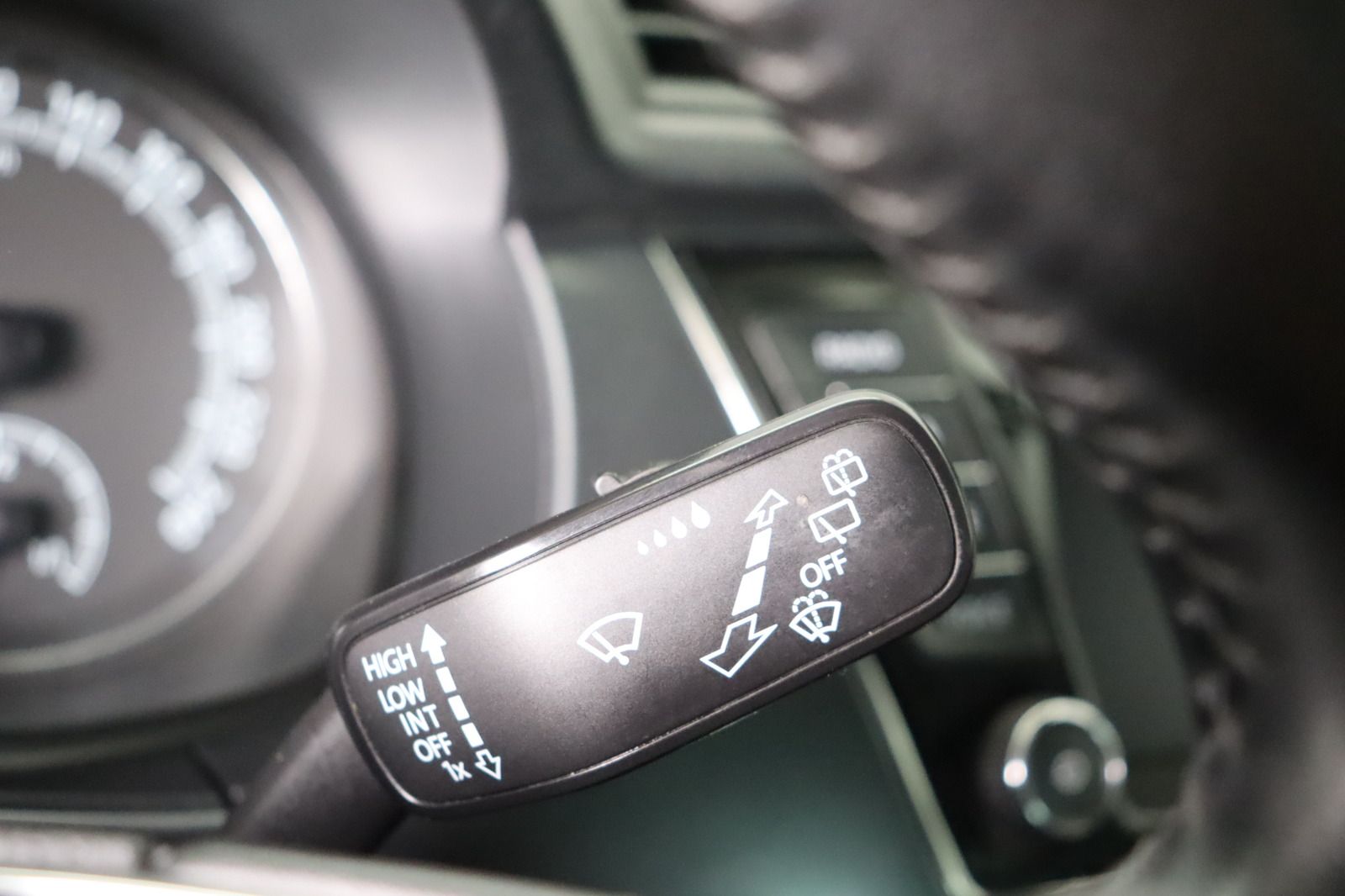Fahrzeugabbildung SKODA Fabia 1.0 Combi Automatik * LED * Navigation Cle