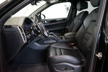 Porsche Cayenne - 10