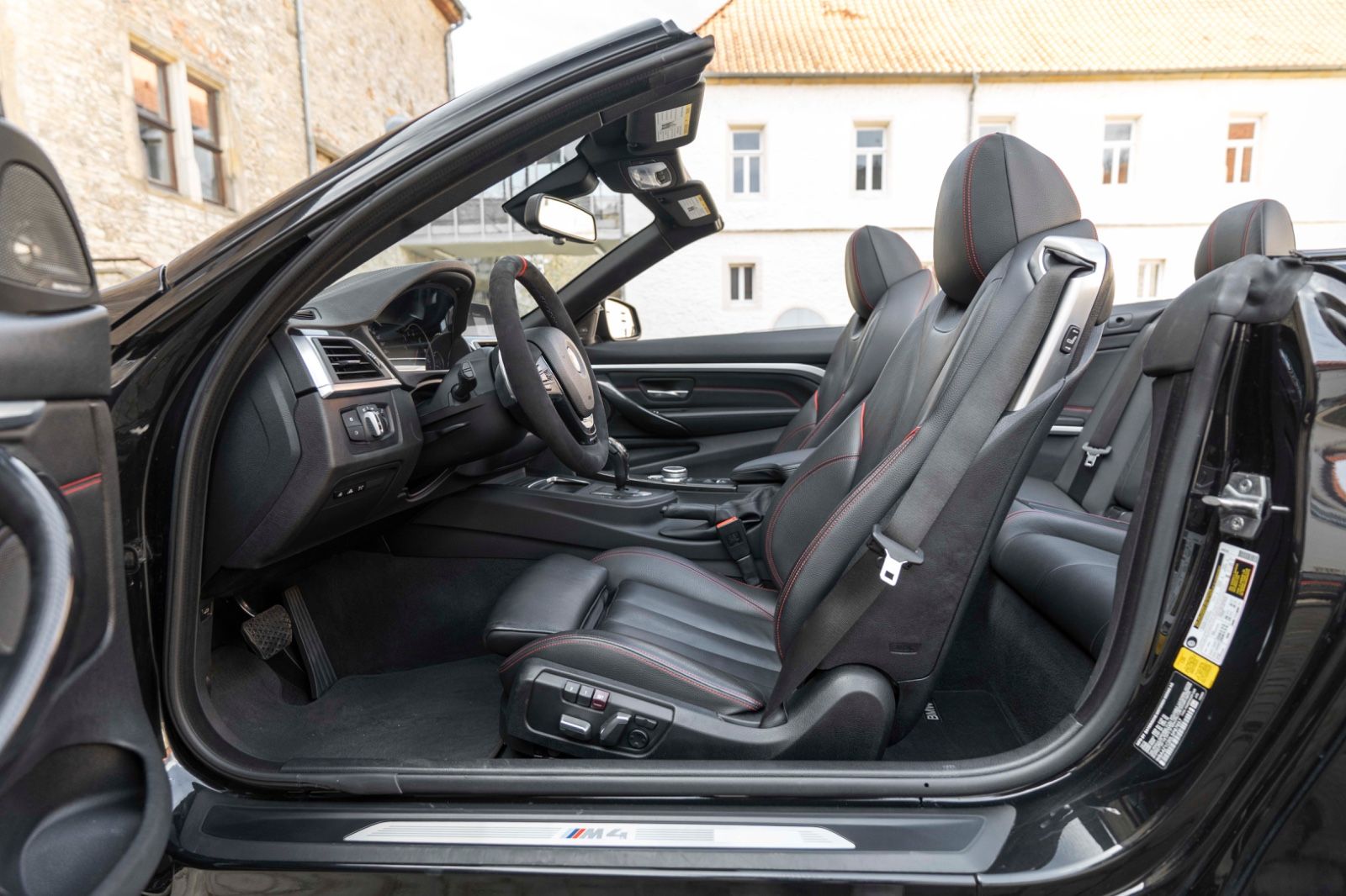 Fahrzeugabbildung BMW 430I Kabrio M-Performance H&K LED HUD CARBON KAM