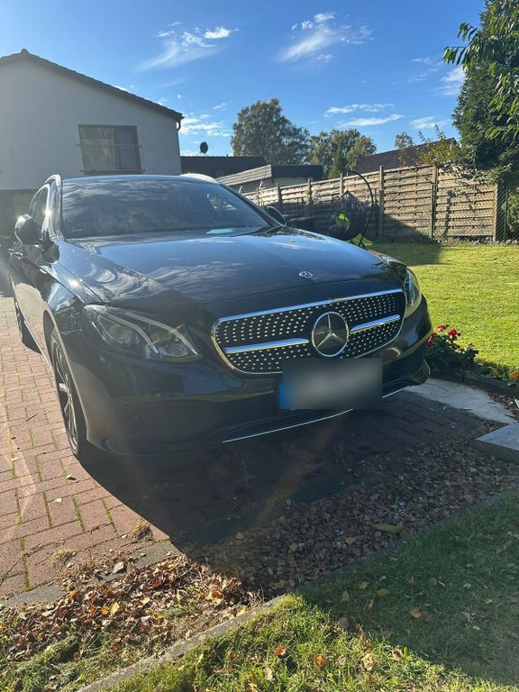 Image of Mercedes-Benz E 220