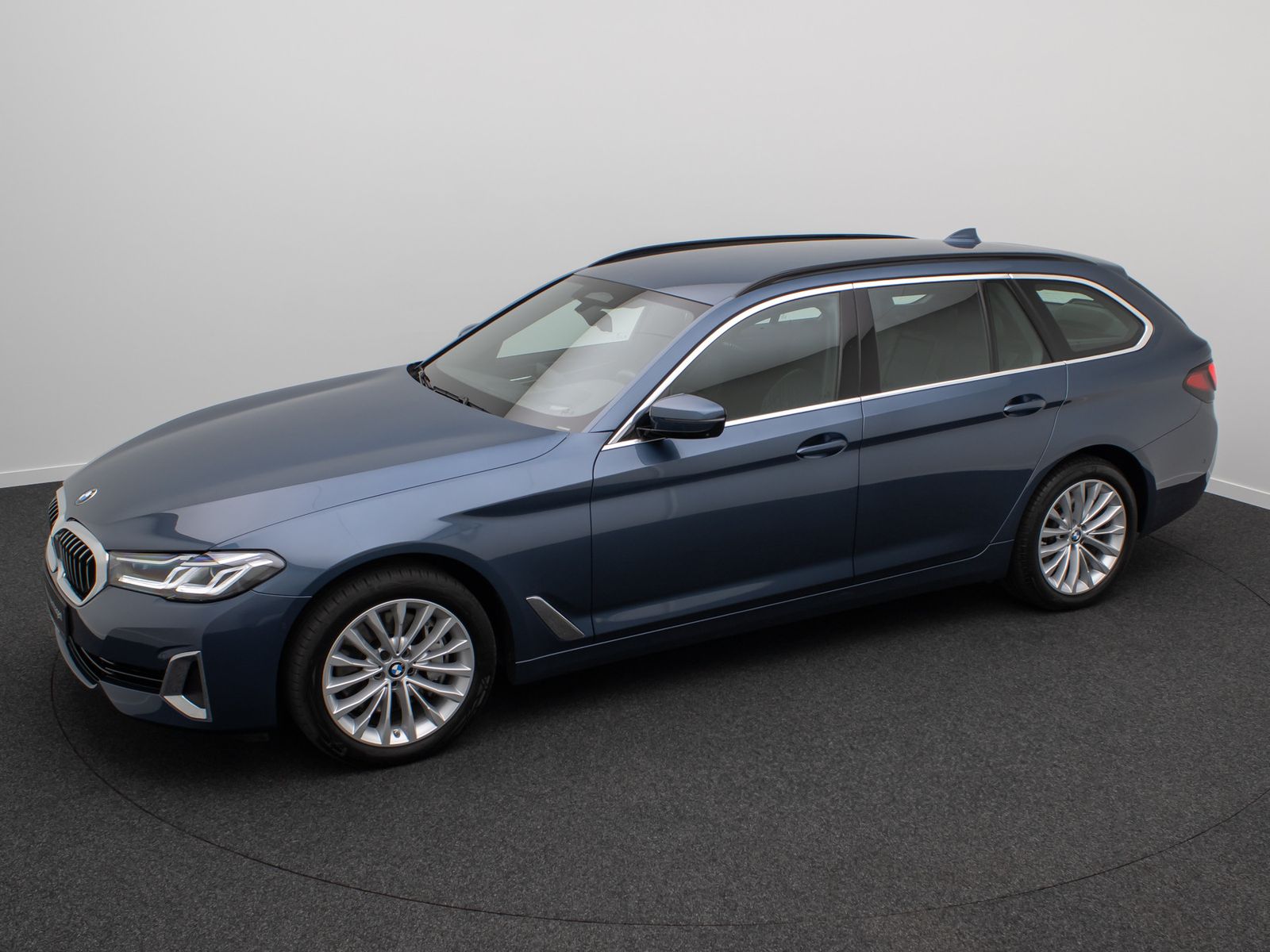 Fahrzeugabbildung BMW 530d LuxuryLine 360&deg;Laser HUD DAB H/K SoftCL AHK