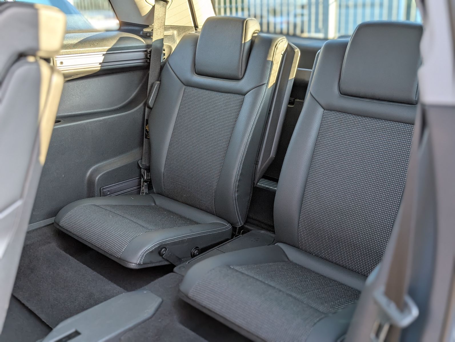 Fahrzeugabbildung Opel Zafira 2.2 Cosmo PANO 7S EURO4 GRÜN PLAK