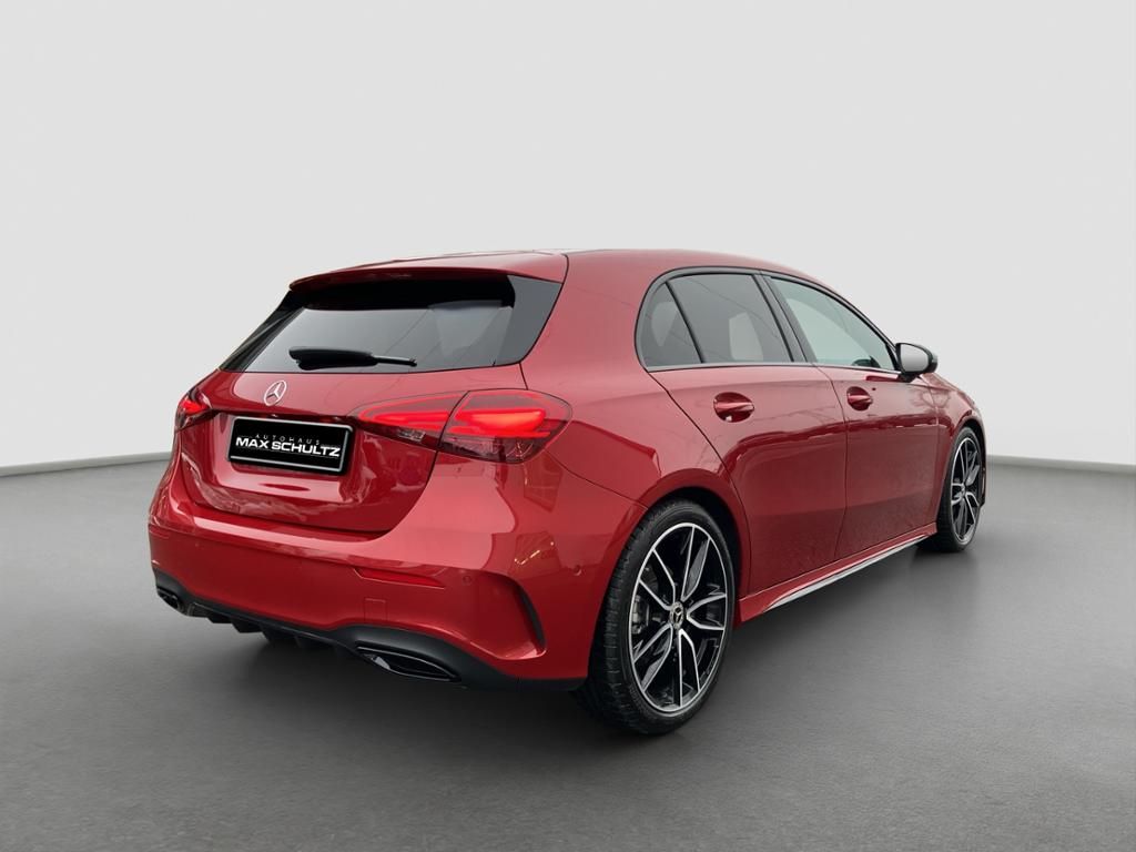 Fahrzeugabbildung Mercedes-Benz A 180 AMG*NIGHT*DISTR*KAM*NAVI*MULTIB*19Zoll