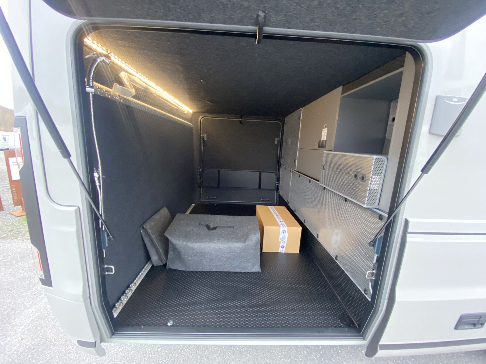 Fahrzeugabbildung Niesmann + Bischoff Flair 880 Retarder