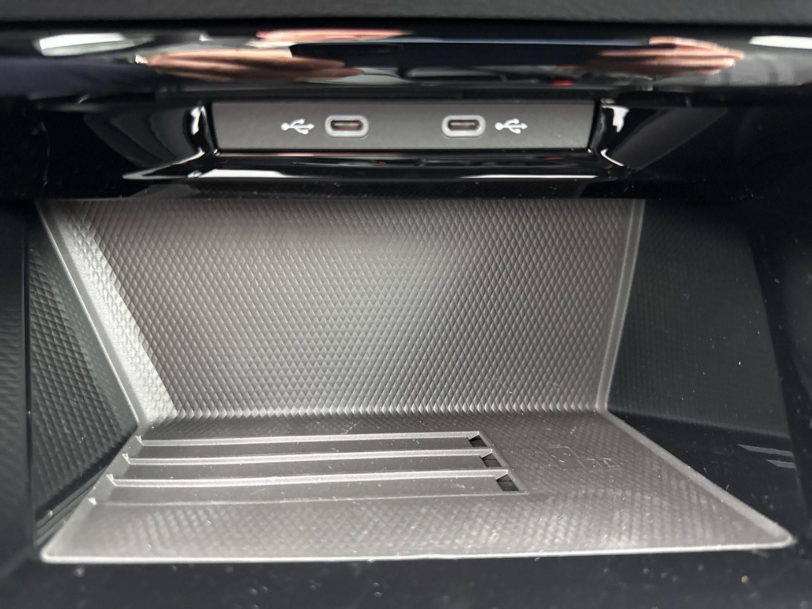 Volkswagen Golf 1.5 eTSI DSG R-Line AHK Matrix Black Style, миниатюра 21