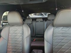 Fahrzeugabbildung Peugeot 3008 Hybrid 136 GT AHK, Active Drive Assist