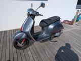 Piaggio Vespa GTS 300 HPE SuperSport 